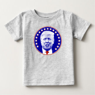 President Donald Trump i Blue T Shirt