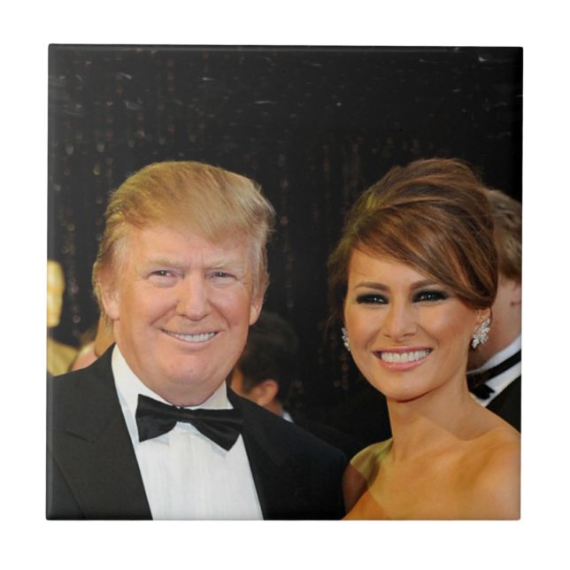 PRESIDENT DONALD TRUMP & MELANIA KAKELPLATTA (Framsidan)