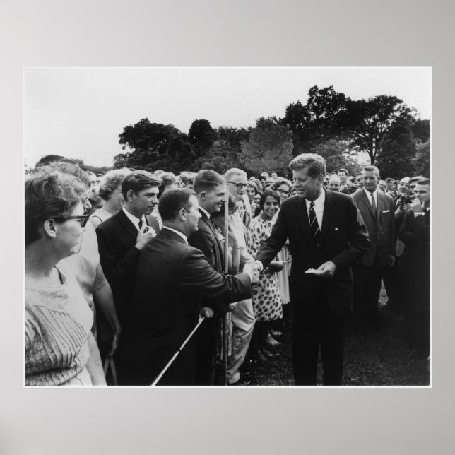 President Kennedy Greets fredskår Volunteers Poster (Framsidan)