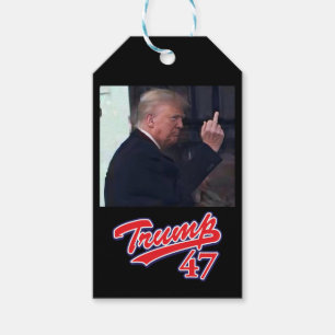 President Trump ger fingret Presentetikett