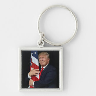 President Trump Hugger den amerikanska Flagga Fyrkantig Silverfärgad Nyckelring