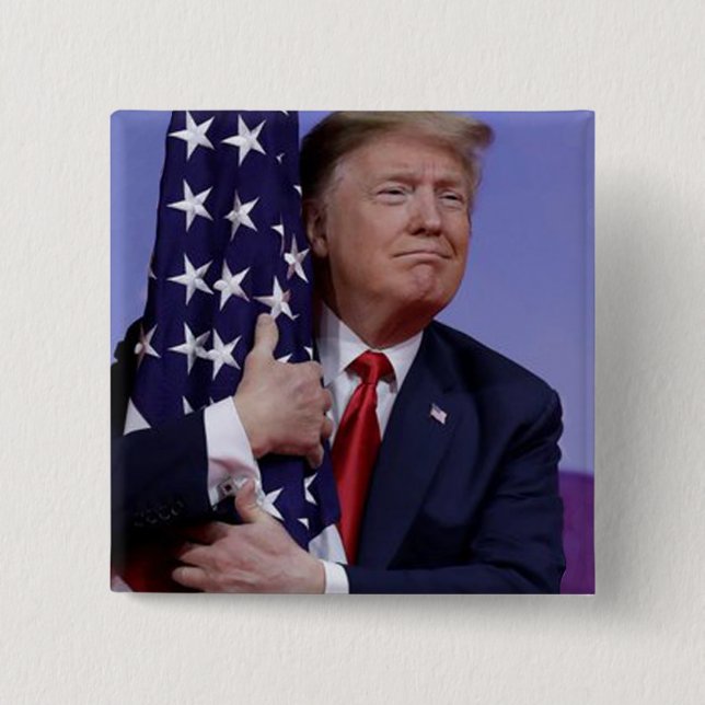 President Trump Hugger den amerikanska Flagga Knapp (Framsida)