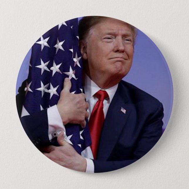 President Trump Hugger den amerikanska Flagga Knapp (Framsida)