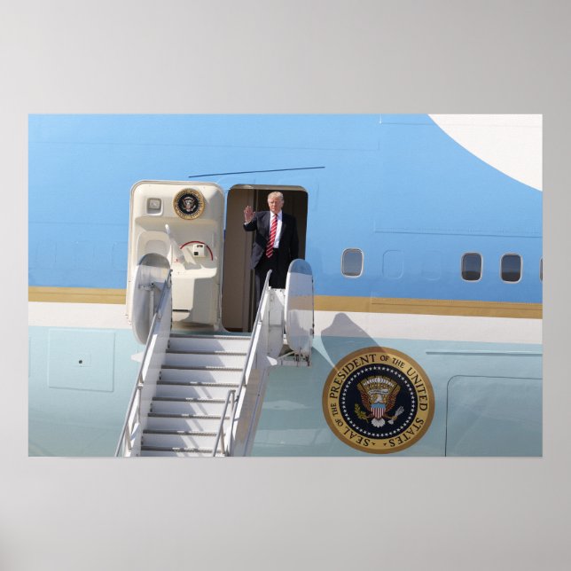 President Trump Step One från Luft Force Poster (Framsidan)