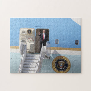 Presidenttrumf kliver av Air Force One Pussel
