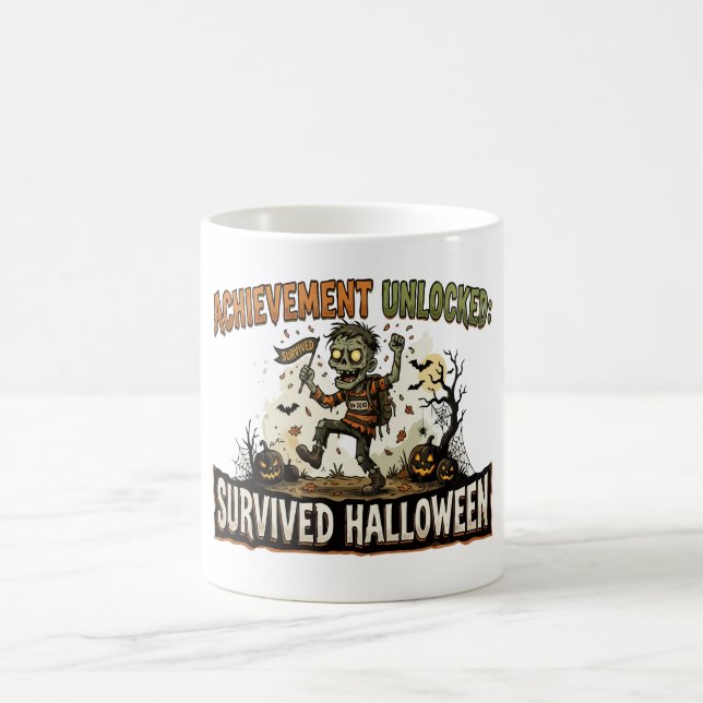 Prestation Upplåst: Överlevde Halloween Kaffemugg (Center)