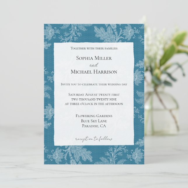 Pretty Blue White Floral Faux Lace Wedding Inbjudningar (Stående Fram)