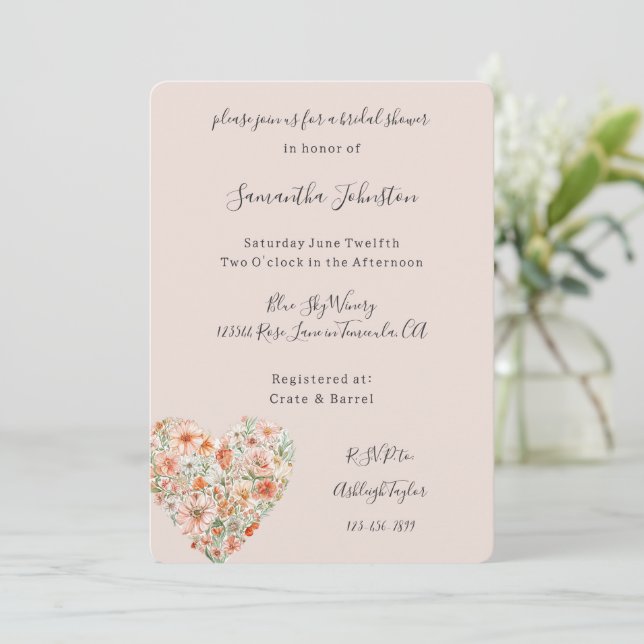 Pretty Peach Floral Heart Bridal Shower Inbjudningar (Stående Fram)
