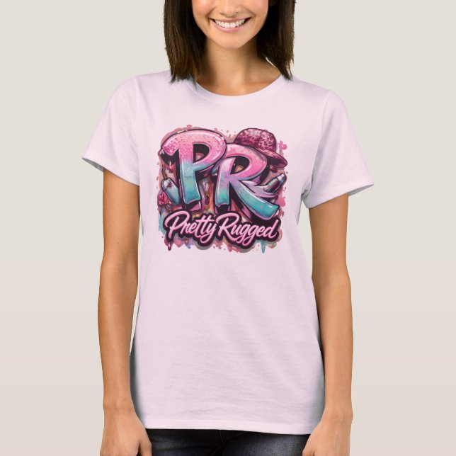 PRETTY RUGGED LOGO T-SHIRT (Framsida)