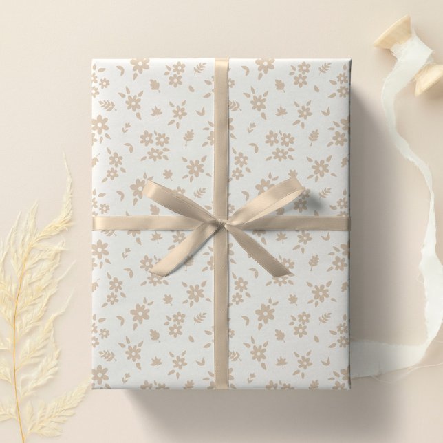 Prickig blommig dämpad neutral mjuk blek kräm beig presentpapper (Skapare uppladdad)