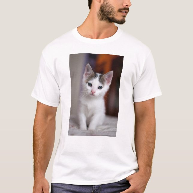 Prickig kattunge för vit tee (Framsida)