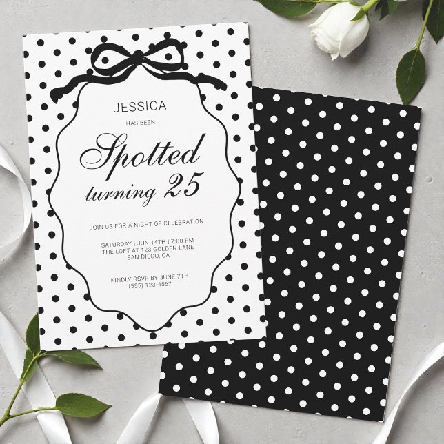 Prickig rosett Födelsedagsfest 25 år Inbjudningar (Polka Dot Bow Spotted Turning 25th Birthday Party Invitation)