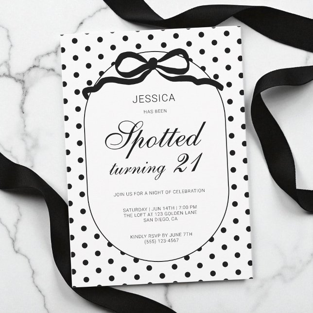 Prickig svart rosett prickig 21-årsdag inbjudningar (Polka Dot Black Bow Spotted Turning 21st Birthday Invitation)