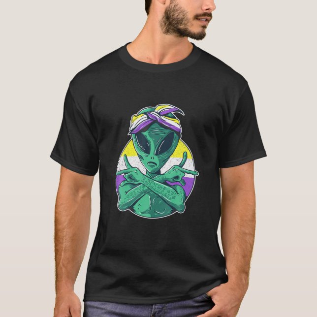 Pride Alien LGBTQ Enby Non-Binary T Shirt (Framsida)