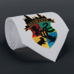 PRIDE-bricka för HOGWARTS™ Castle Vapensköld House Slips<br><div class="desc">Kolla in den här vapenskölden för HOGWARTS™ med de fyra House Mascots och slottets silhuett! Bära den här bilden på en t-shirt eller en sipp från ett skräddarsytt mugg! Köp den här designen på fler Zazzle-anpassningsbar för perfekten.</div>