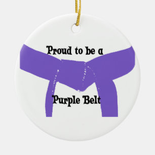 Pride för kampsportlilabälte julgransprydnad keramik