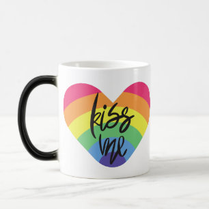 Pride, kyss mig, kärlek är rättvist. magisk mugg