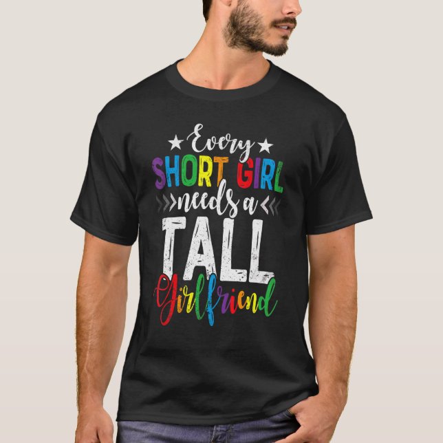 Pride Lesbisk varje Kort flicka behöver en skolfli T Shirt (Framsida)