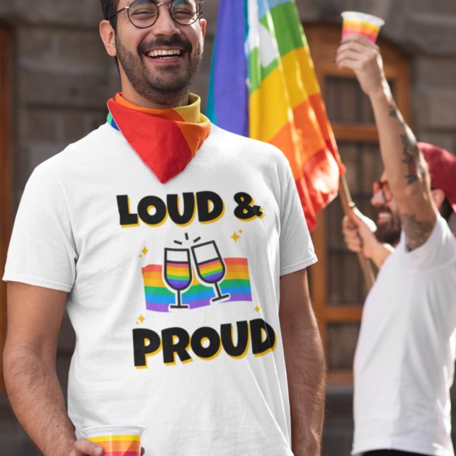 Pride LGBT Loud- och Proud Rainbow Vin-glas T Shirt (Skapare uppladdad)