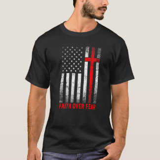 Pride USA:s Flagga Faith over Fear Prayer Manar W T Shirt