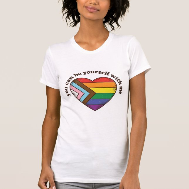 Pridehjärta du kan vara dig själv med mig t-shirt  (Framsida)