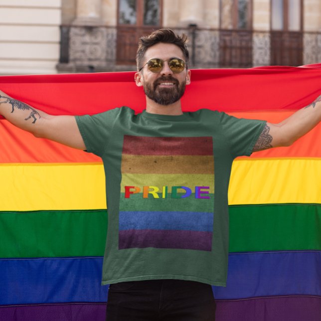 Pridet Flagga Retro Stil T Shirt (LGBT Rainbow Pride Flag Retro Style T-Shirt)