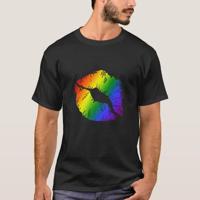 Pridet Kiss Mouth Kärleken Rainbow Färg CSD Pride  T Shirt (Framsida)