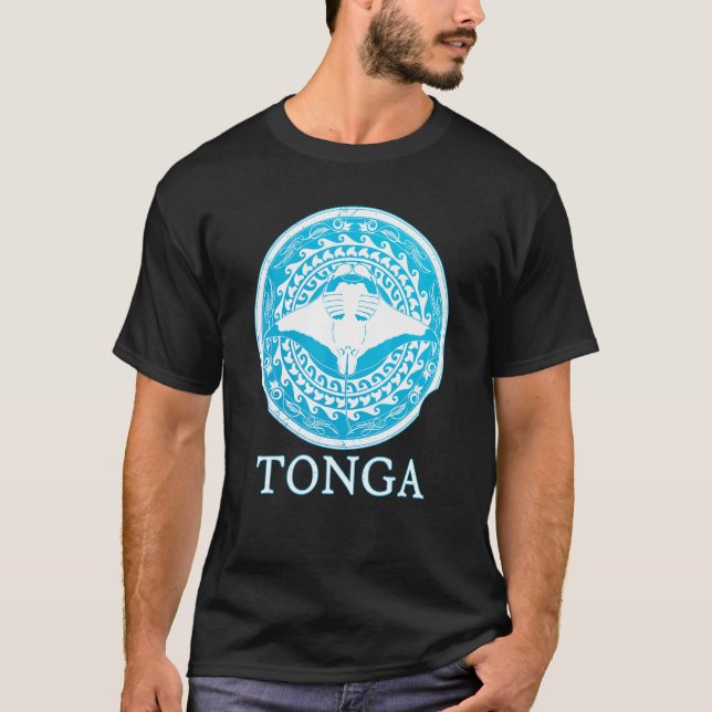 Pridet Manta Ray Tonga Roots T Shirt (Framsida)