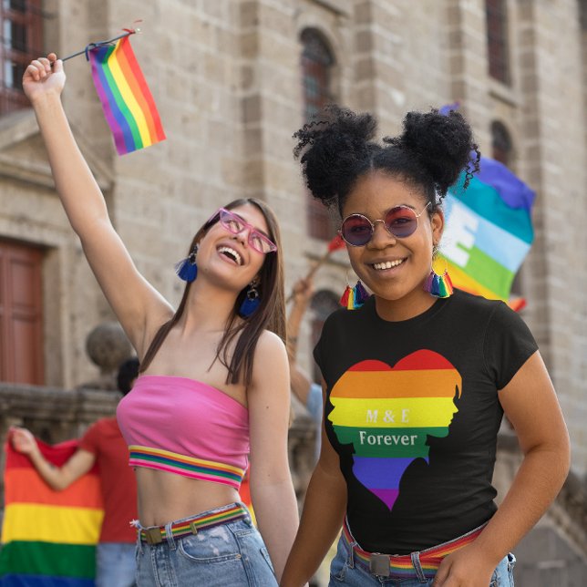 Pridet Silhouette Monogram två female Rainbow Flag T Shirt (Two Female Rainbow Flag Pride Silhouette Monogram T-Shirt)