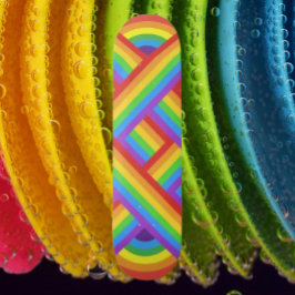 Pridets rutnät: Kor-fläckad regnbåge Flagga Mini Skateboard Bräda 18,5 Cm