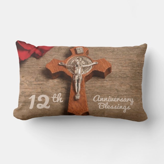 Priest 12:e Ordination Anniury Ro och Rosary Lumbarkudde (Framsida)