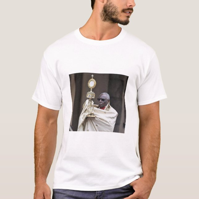 Priest Sarah T Shirt (Framsida)