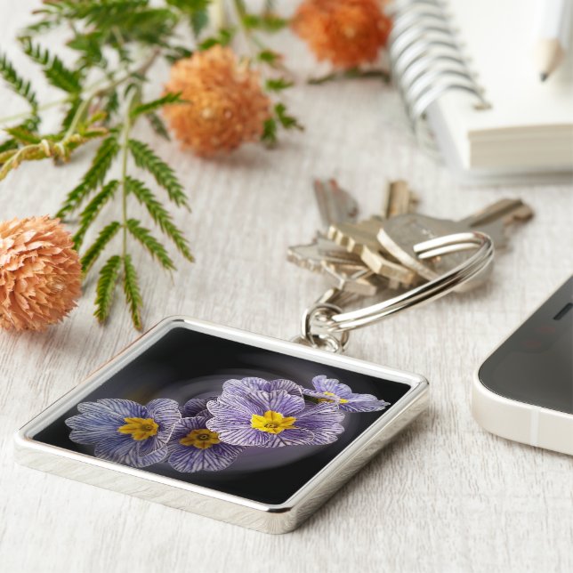 Primrose Fyrkantig Silverfärgad Nyckelring (Sidan)