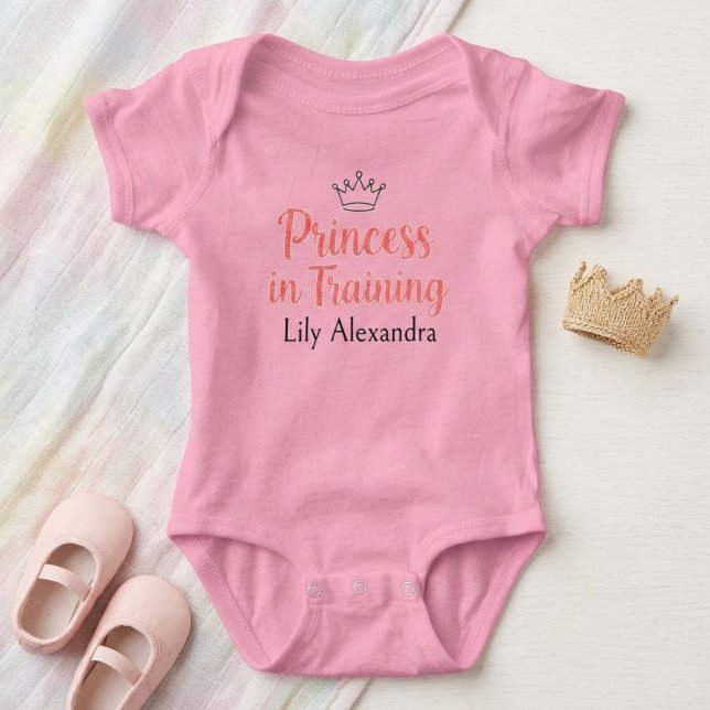 Princess in Training  Personalized Bodysuit T Shirt (Skapare uppladdad)