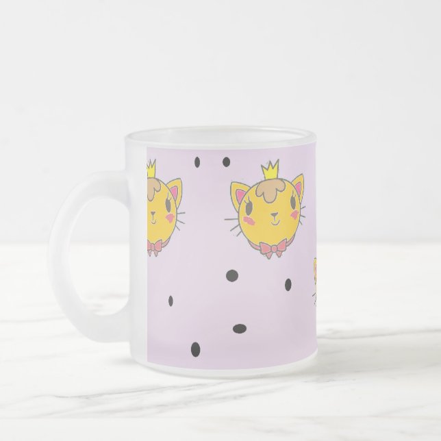 Princess kattunge på lila frostad glasmugg (Vänster)