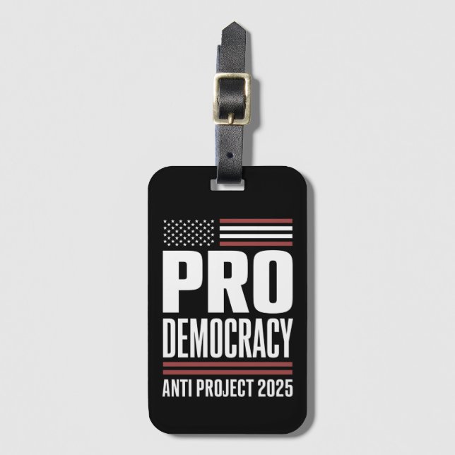 Pro Democracy Anti Project 2025 Trump 2025 Bagagebricka (Framsida vertikal)