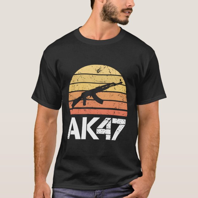 Pro Gun 2:e ändring Ak47 Rifle Retro Sunset T Shirt (Framsida)