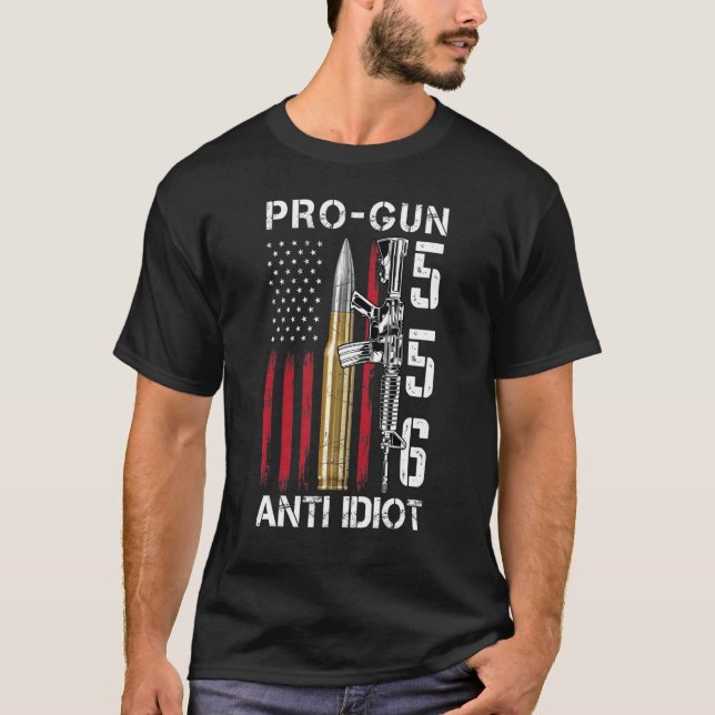Pro Gun Anti-Idiot Gun Högers Pro 2A American Flag T Shirt (Framsida)