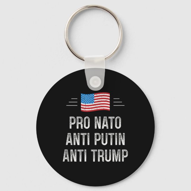 Pro Nato - Anti-Putin - Anti Trump - Retro Stil Nyckelring (Framsida)
