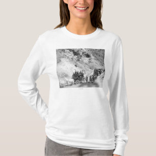 Processionen av kommande diligenser besegrar berg t-shirt