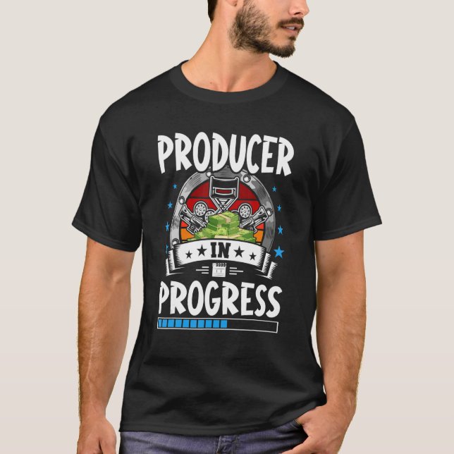 Producer In Progress Trainee Student T Shirt (Framsida)