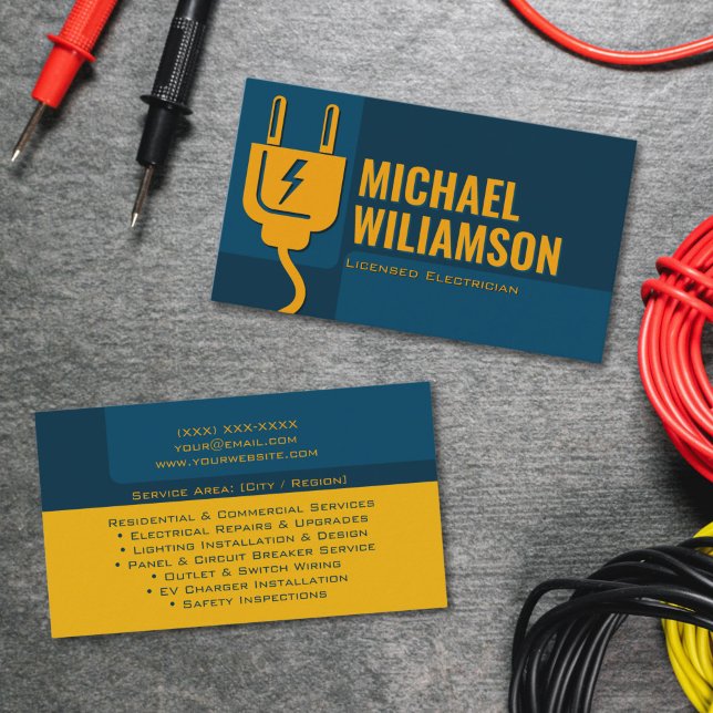 Professional Licensed Electrician Electrical Work Visitkort (Professional licensed electrician business card with bold typography and lightning bolt accent)