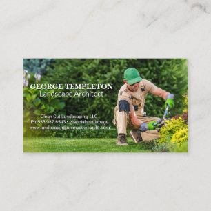 Professionell Landscaper Pruning Plants Visitkort