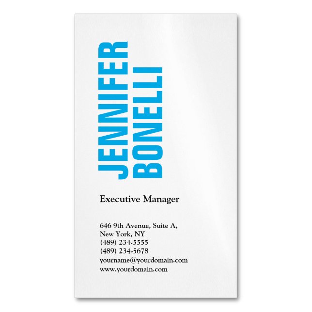 Professionell minimalistisk modern, fetstil, vit magnetiska visitkort (Framsida vertikal)