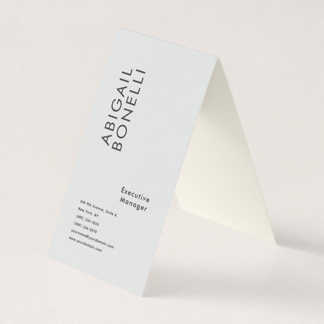 Professionell minimalistisk modern slät grå kräm visitkort (Framsida)