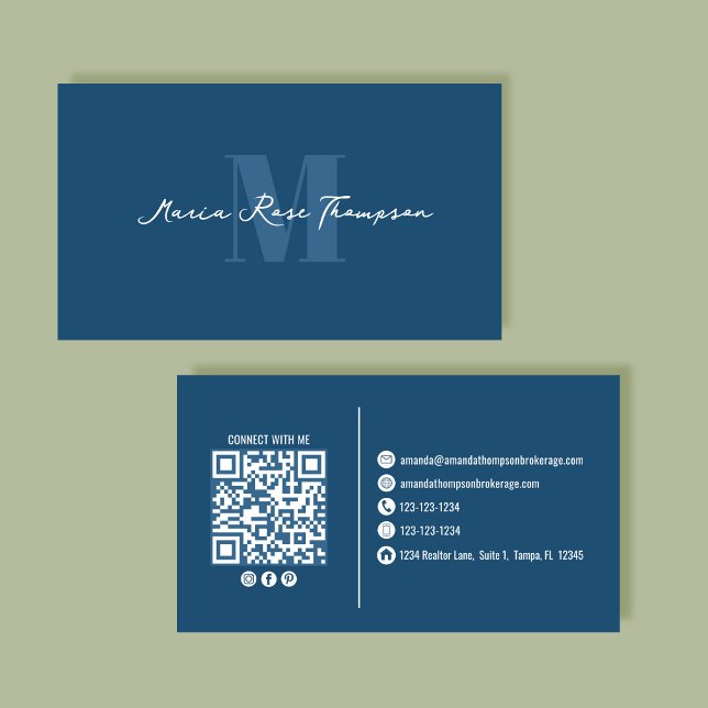 Professionell Modernt Monogram Blå QR-kod  Visitkort (Elegant blue monogram business card with QR code for instant networking and professional branding.)