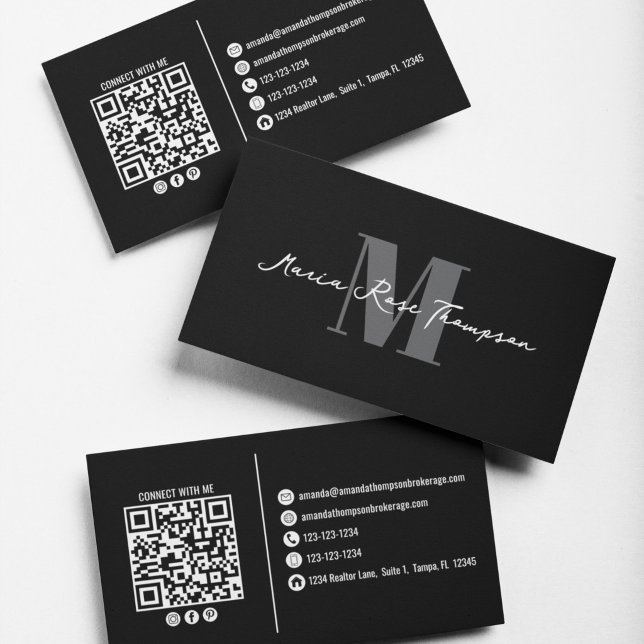 Professionell Modernt Monogram Minimal QR-kod  Visitkort (Minimalist black business card with personalized monogram and QR code for modern professionals.)
