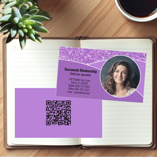Professionell Nanny Anpassningsbar Photo Lila QR-k Visitkort (Custom photo & QR code template business card design)