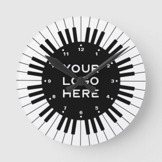 Professionell Piano Nycklar med Personlig Logotyp Rund Klocka