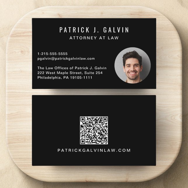 Professionell QR-kod för foto i svart Visitkort (Make a lasting impression with this modern business card featuring your photo and scannable QR code)